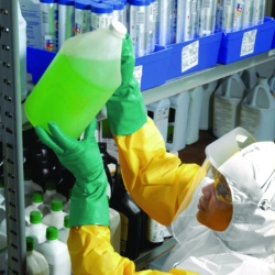 A70 Chemical Spray Protection Aprons, Polyethylene-Coated Fa
