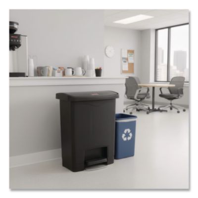 Slim Jim Streamline Resin Step-On Container, Front Step Styl